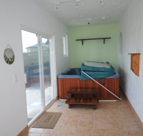 hot tub Garden Room